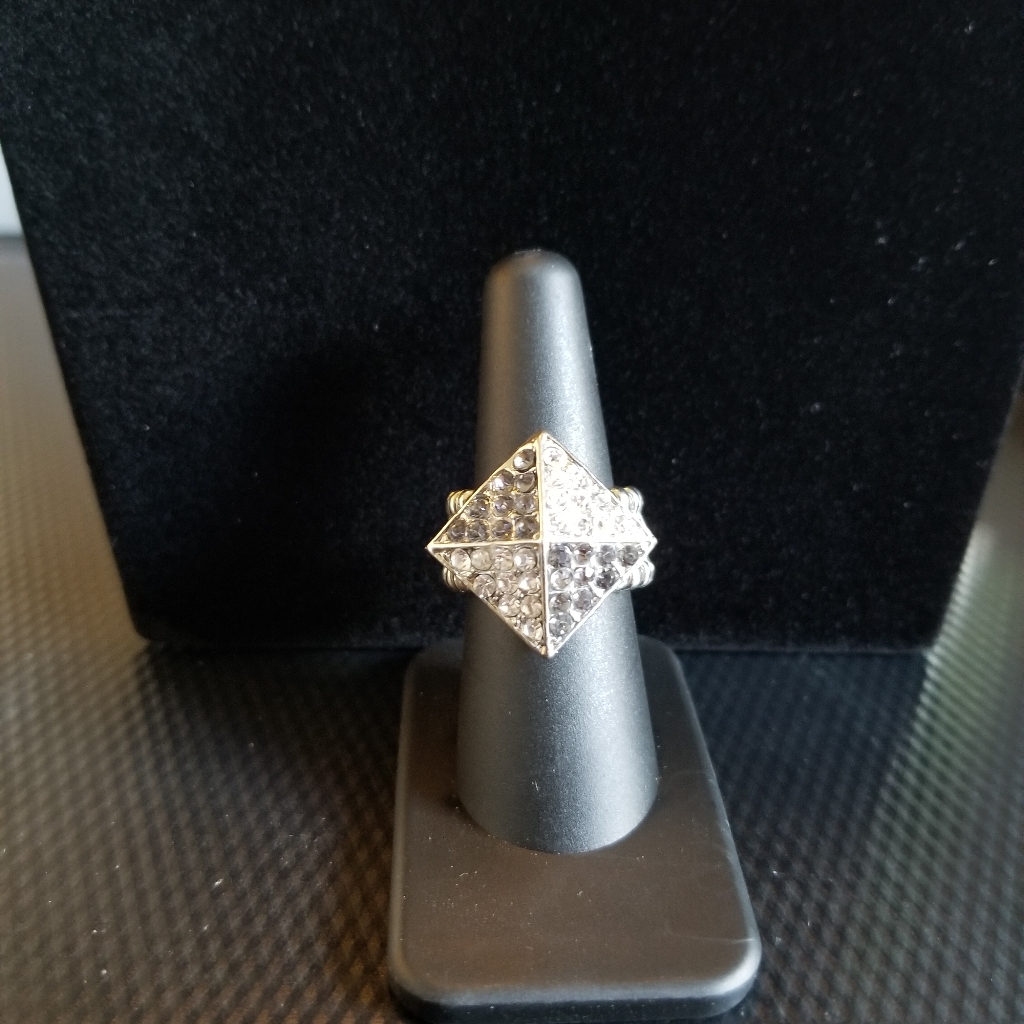 Rhinestone Stretch Ring 20$